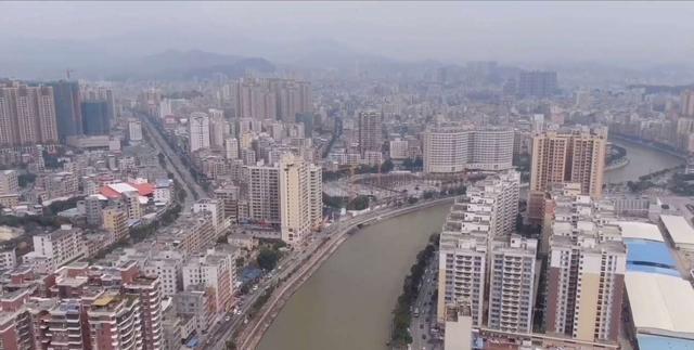 最新购物风尚，开启变化之旅，体验自信与成就感的源泉
